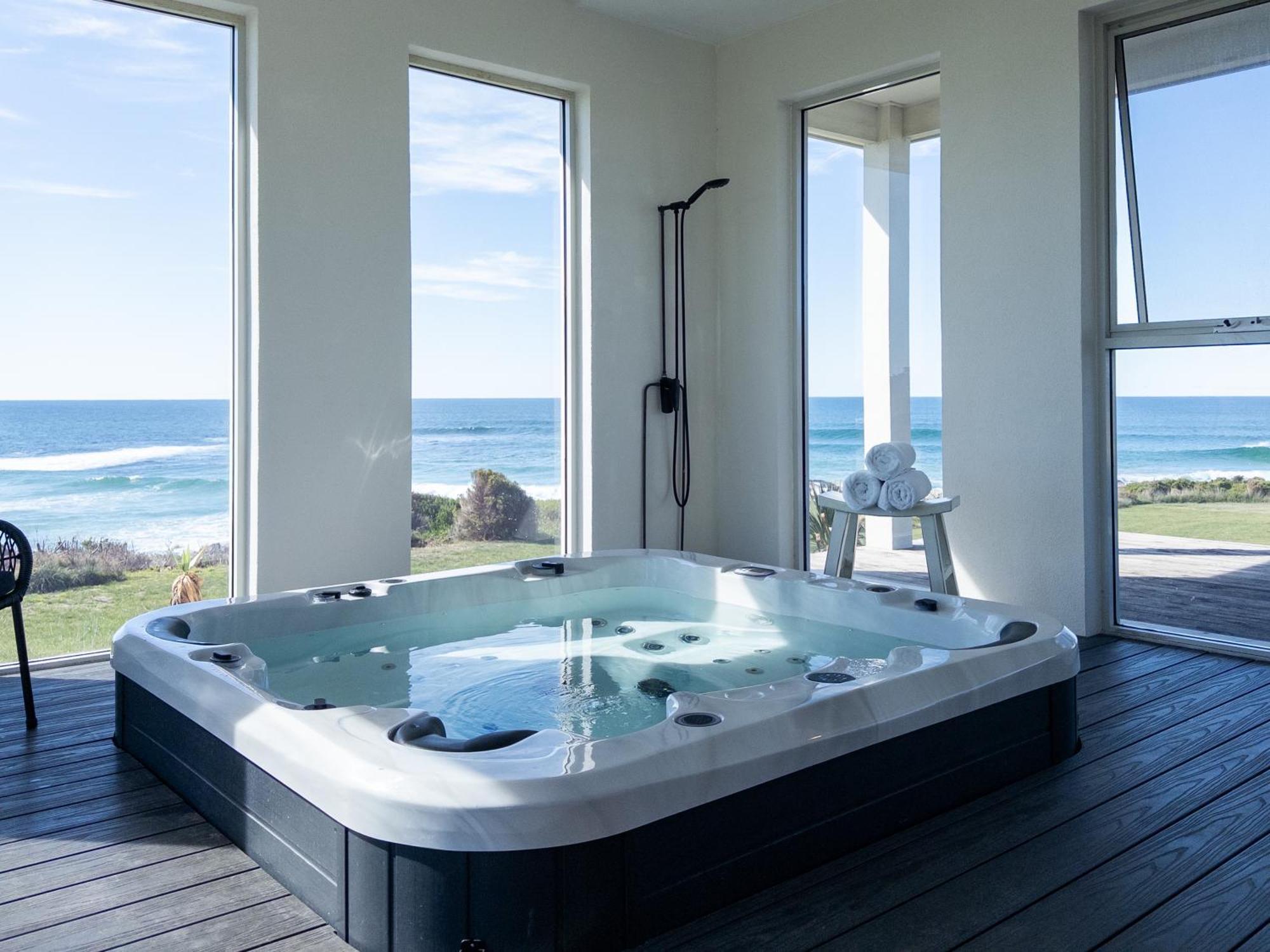 Saltwater - Absolute Oceanfront, Fire Pits, Some Villas With Hot Tubs And Sauna Falmouth Екстериор снимка