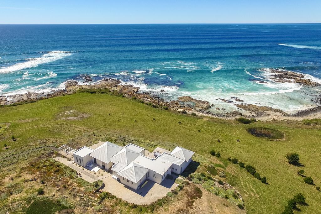 Saltwater - Absolute Oceanfront, Fire Pits, Some Villas With Hot Tubs And Sauna Falmouth Стая снимка