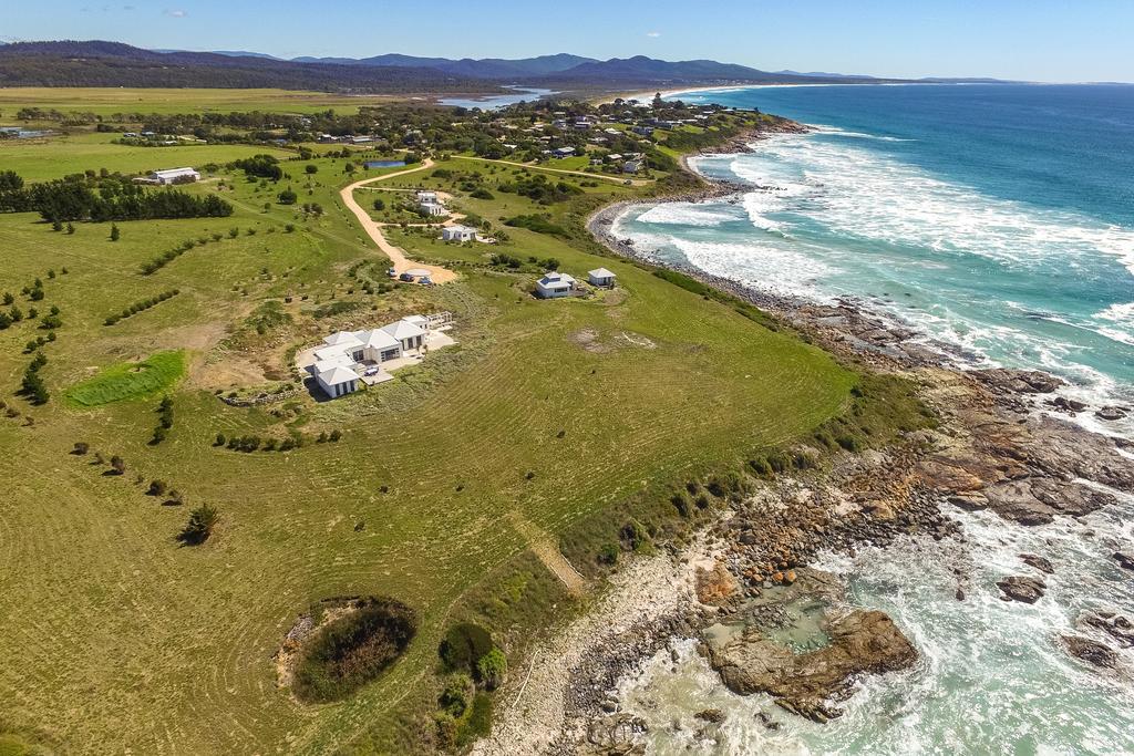 Saltwater - Absolute Oceanfront, Fire Pits, Some Villas With Hot Tubs And Sauna Falmouth Стая снимка